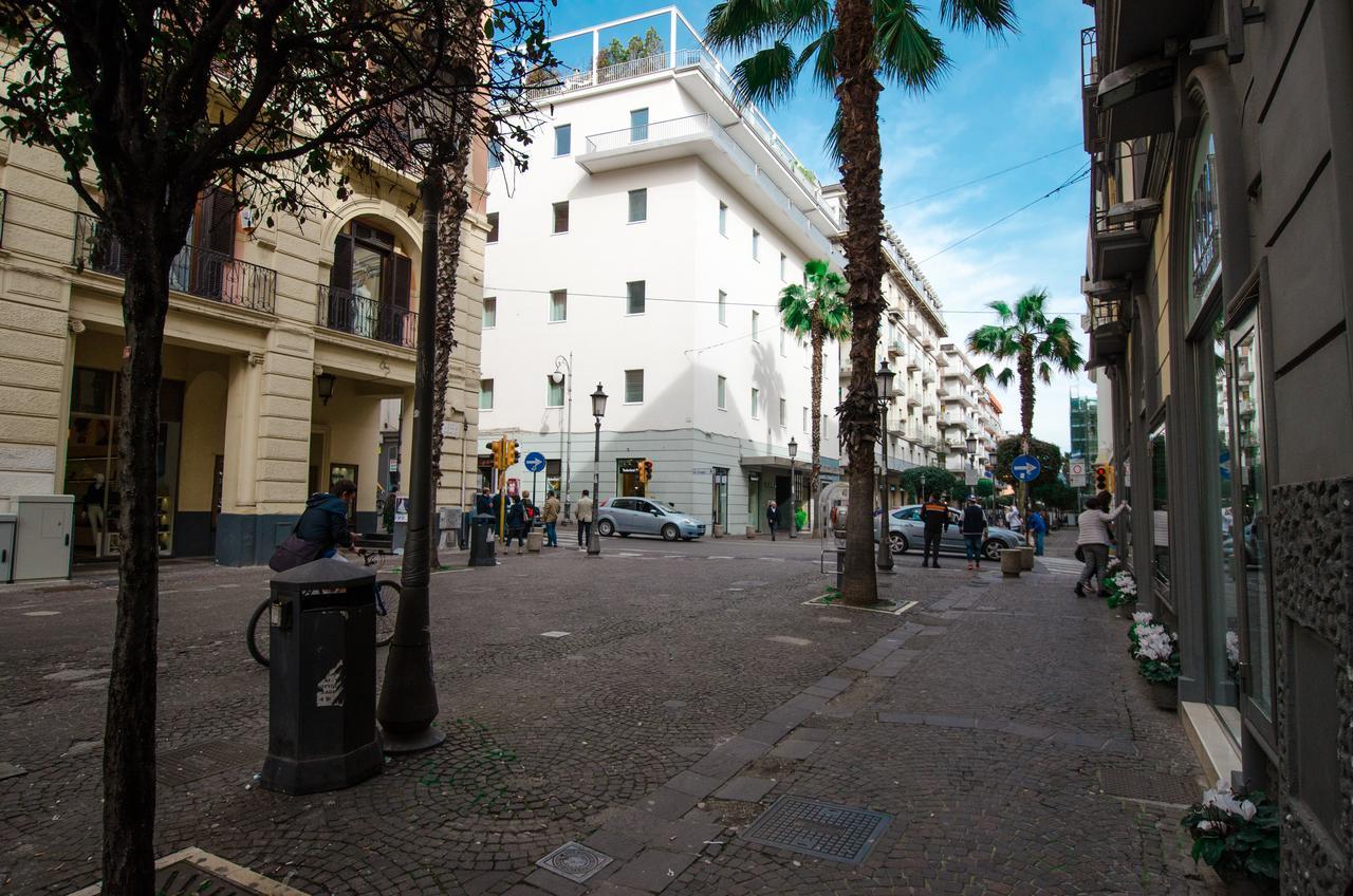 B&B L'Incrocio Salerno Luaran gambar