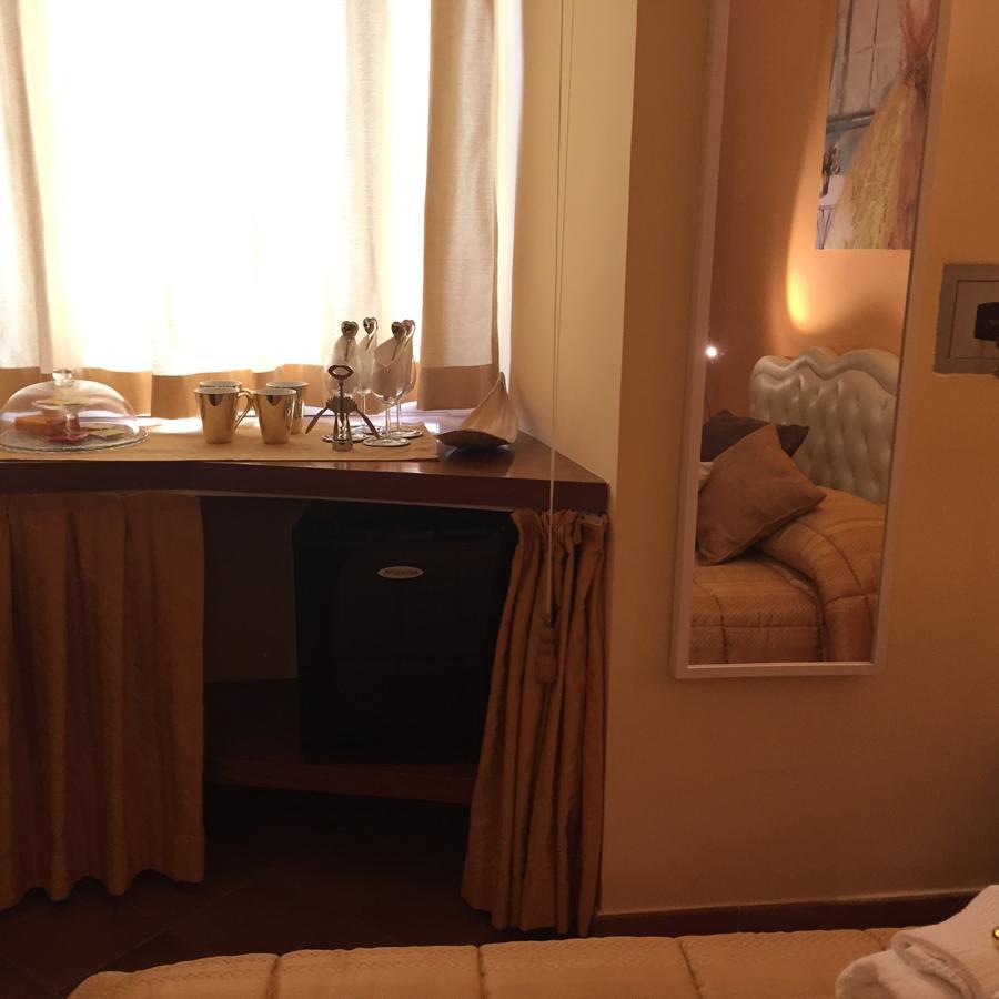 B&B L'Incrocio Salerno Luaran gambar